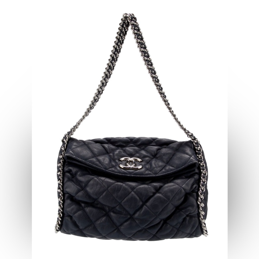 CHANEL Black Quilted Shoulder Bag with Silver Chain
